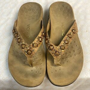 Vionic Florian embellished flip flops sandals, size 8